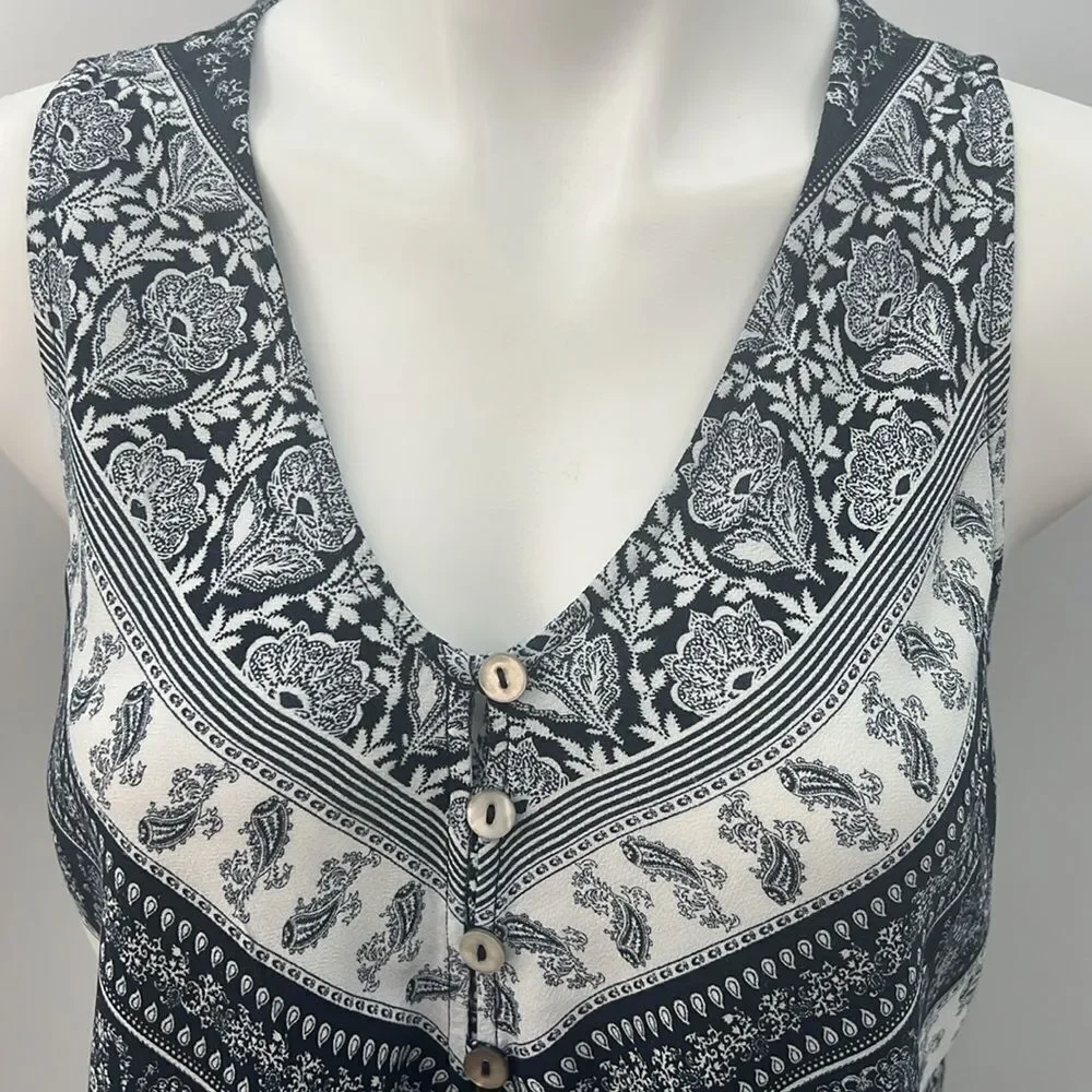 Knox Rose navy white paisley floral sleeveless medium top